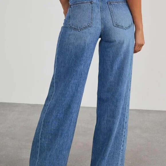 Versatile Women's High Waisted Raw Hem Wide Leg Jeans - Fashion Staple Size 8